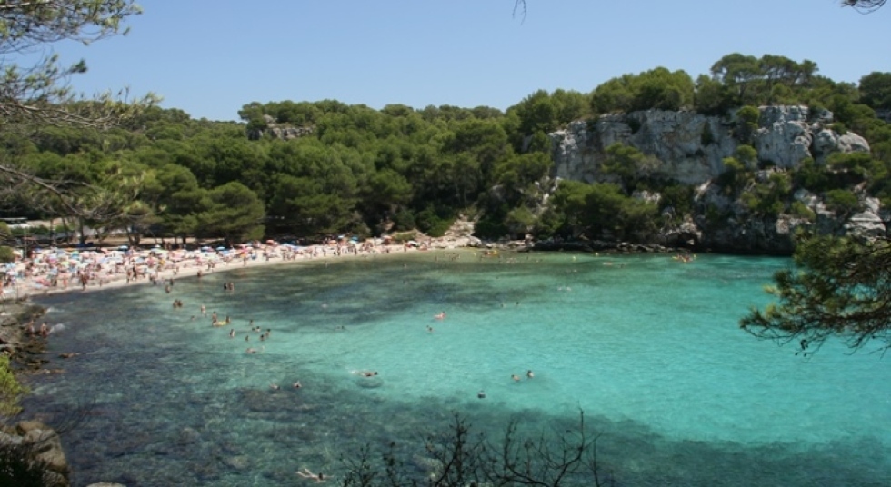 Las playas de Menorca, colapsadas en pleno mes de mayo