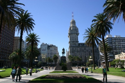 Datos oficiales y datos privados del turismo en Uruguay