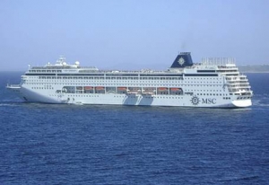 El crucero MSC Armonía de la Mediterranean Shipping Company arriba mañana al puerto de Buenos Aires | Foto: Cedoc 