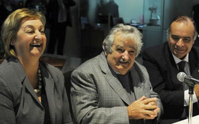 ¿Quién le  hace los libretos a José Mujica y Liliam Kechichian?