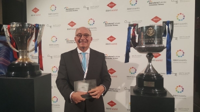 Arnaldo Nardone consagrado en el Camp Nou con el JMIC Profile and Power Award