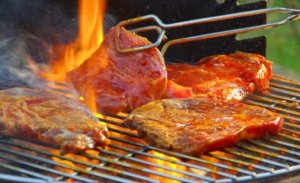 El periódico explicó que las barbacoas y las parrilladas son un hábito de vida. Foto: Leonardo Carreño