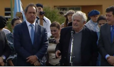 Y Mujica sigue olímpico, aclamado en el exterior