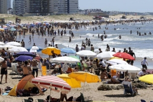 Temporada: Diez días 13,9% menos de turistas extranjeros. Llegaron 17.471 argentinos menos; 3.520 brasileños menos que 2012