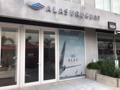 En la respuesta al FONDES tras el pedido de concurso, Alas Uruguay olvidó mostrar como signo de actividad la oficina de Punta del Este, en plena Avenida Gorlero que aún sigue amueblada.