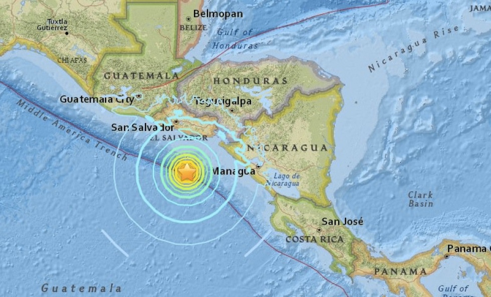 Fuerte sismo en el Pacífico sacude parte de Centroamérica