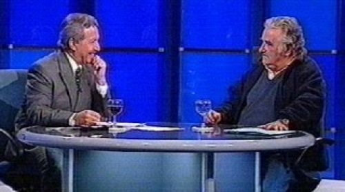 La entrevista de Néber Araújo a José Mujica en Agenda Confidenciala