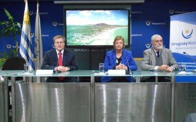 CEO de Sky, Holger Paulmann; Ministra de Turismo, Liliam Kechichian; Subsecretario de Turismo, Benjam&iacute;n Liberoff.