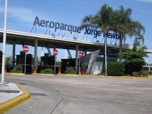 Aeroparque Jorge Newbery: la raz&oacute;n de los desvelos de la gente de Alas Uruguay. &iexcl;podr&aacute;n sortear los anuncios de contramano?