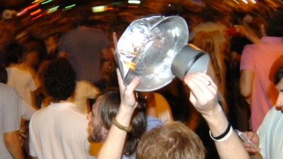 Mientras por aqu&iacute; se vienen apagones y cacerolazos, veamos las realidades externas