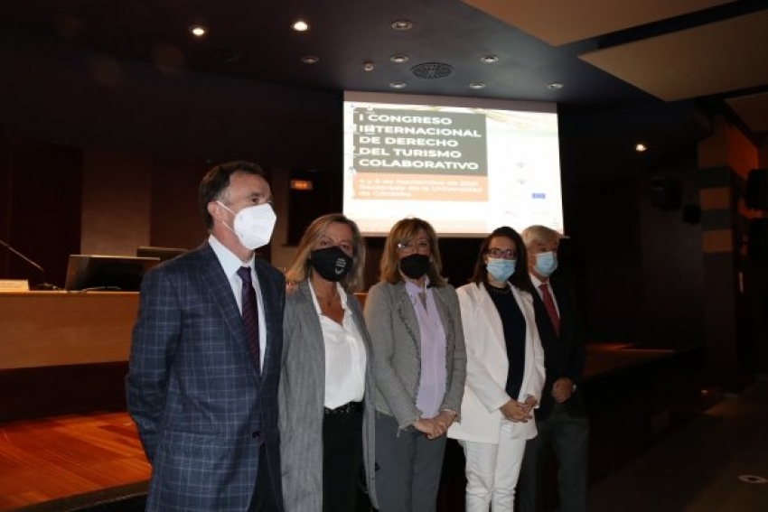 Humberto Gos&aacute;lvez, Isabel Alb&aacute;s, Julieta M&eacute;rida, Inmaculada Silas y Manuel Rebollo.