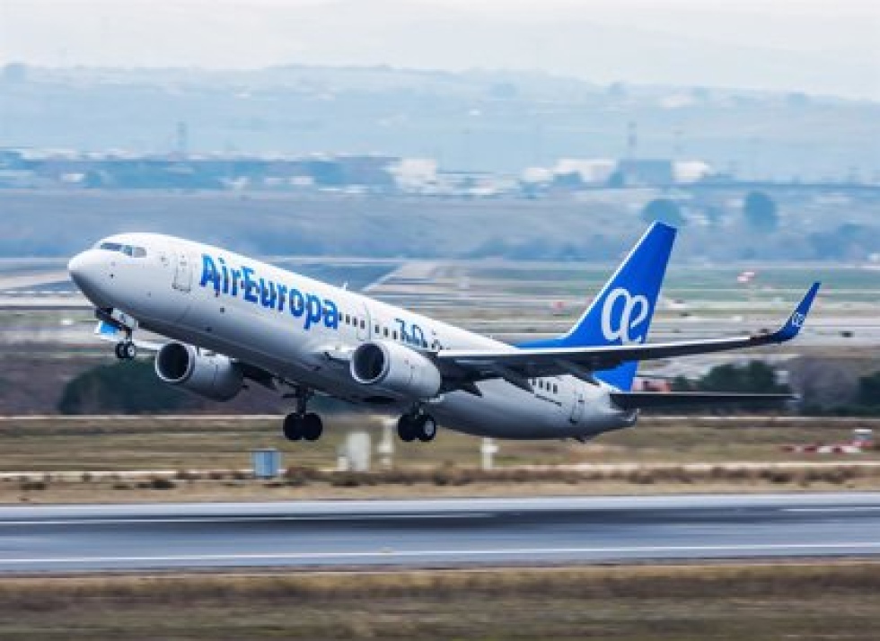 Bancos proceden a cancelar tarjetas afectadas por el 'hackeo' a Air Europa