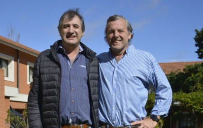 El ex Presidente de la Asociación, José Garrido y el nuevo Presidente, Gastón Solari Loudet.