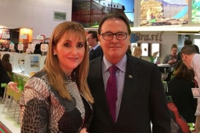 Gloria Guevara y Vinicius Lummertz en WTM Londres 2017.