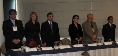 Mayo de 2011, Bogot&aacute;, Colombia. De izquierda a derecha: Sergio Antonio Herrera; Paula Cort&eacute;s Calle, Presidente de  ANATO; Oscar Rueda Garc&iacute;a, Viceministro de Turismo de Colombia; Nohora Isabel Vargas, Directora Instituto Distrital de Turismo de Bogot&aacute;; Lluis Mesalles, Director del Bolet&iacute;n Tur&iacute;stico y Jorge Manrique Grisales, Coordinador Acad&eacute;mico ACOPET. Todos de pie, durante la ejecuci&oacute;n de los himnos de: Colombia; Bogot&aacute;; Espa&ntilde;a y Uruguay.