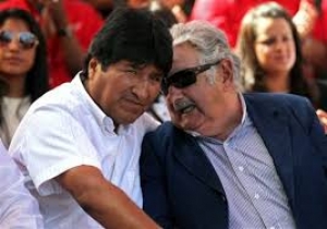 Si no fuese tr&aacute;gico ser&iacute;a c&oacute;mico que de estos dos personajes dependa la suerte de la aviaci&oacute;n comercial uruguaya.