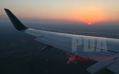 La primera puesta del sol volando Alas Uruguay