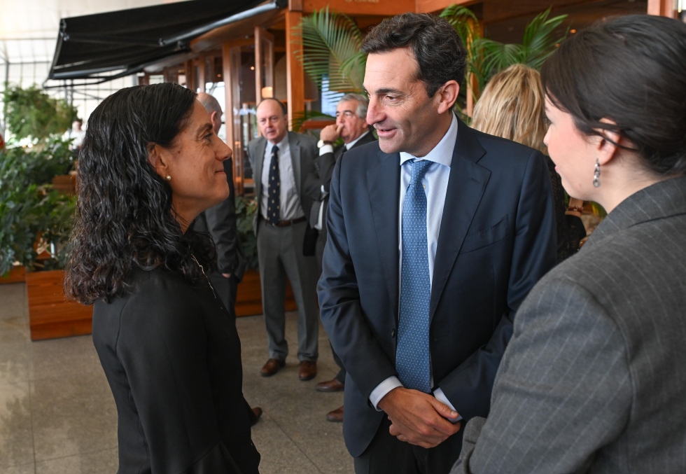 Dos actores fundamentales en la concreción que nos ocupa: la ministra Azucena Arbeleche y el CEO de Aeropuertos Uruguay, Diego Arrosa Shaw