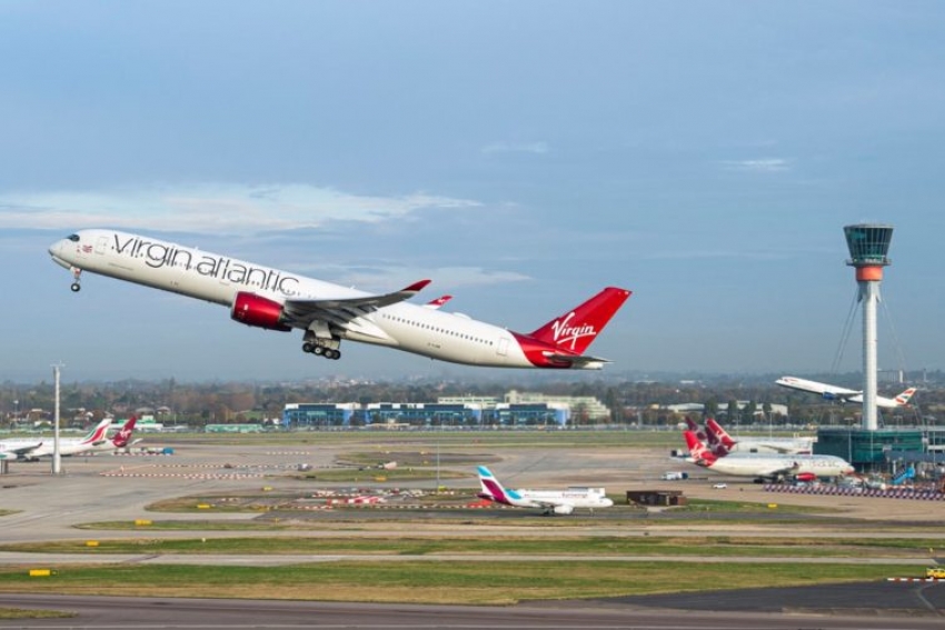 Hist&oacute;rico despegue simult&aacute;neo de dos aeronaves desde Londres-Heathrow para celebrar un d&iacute;a muy especial