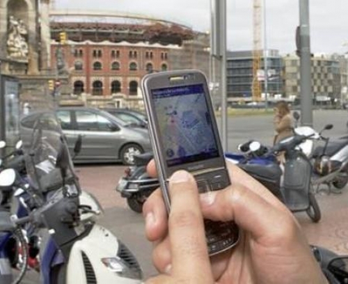 Celulares en movimiento: las mejores herramientas para viajeros, en la pantalla del tel&eacute;fono