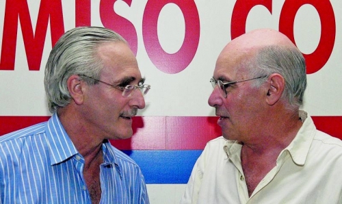 PCU usa Pluna en busca de un giro a la izquierda, dicen polit&oacute;logos