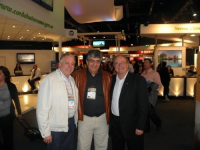 Con Ariel Bad&aacute;n, Representante del Ministerio de Turismo y Deporte de uruguay en C&oacute;rdoba R.A. y con el Doctor Alejandro Sanz, Director de la Agencia C&oacute;rdoba Turismo S.E.M., integrada por el Gobierno de la Provincia y representantes de la actividad privada.