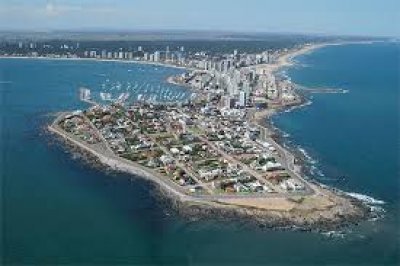 CND abri&oacute; sobres con propuestas para Centro de Convenciones en Punta del Este