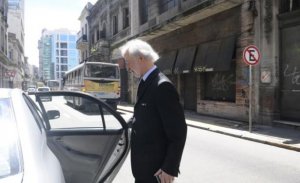  L&oacute;pez Mena y el Banco Rep&uacute;blica se cruzar&aacute;n en una audiencia de conciliaci&oacute;n.