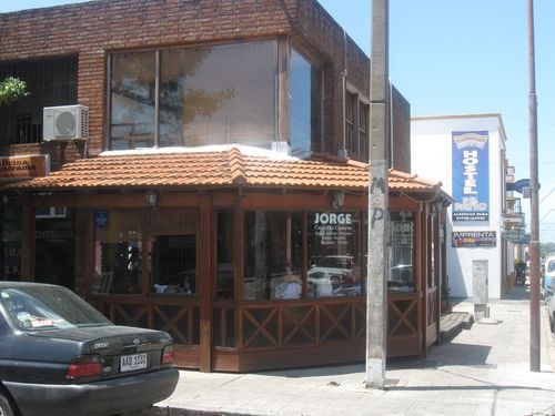 Si adem&aacute;s de comer bien y pagar lo justo, quiere pasar un rato muy agradable, llegue a la esquina de Rom&aacute;n Guerra y P&eacute;rez del Puerto, en Maldonado.