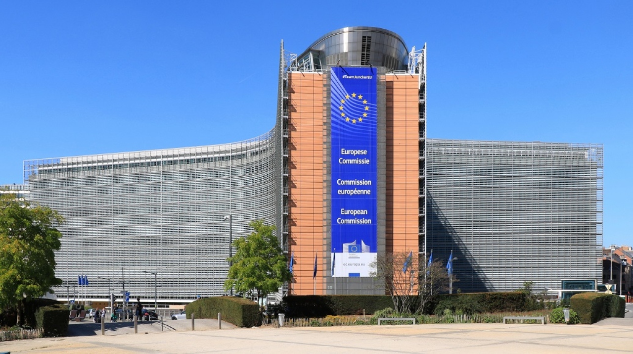 Bruselas plantea endurecer reglas para ayudas p&uacute;blicas a aeropuertos y aerol&iacute;neas
