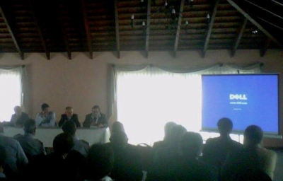 Los ex empleados de Pluna: Comandantes P&eacute;rez; Zilberglajt y Mazzilli, junto al Doctor C&eacute;sar Iroldi 