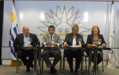 Heber Galli, Director del BPS; Ra&uacute;l Sendic, Presidente de la Rep&uacute;blica en Ejercicio; Lili&aacute;m Kechichian, Ministra de Turismo; Mar&iacute;a Julia Mu&ntilde;oz, Ministra de Educaci&oacute;n y Cultura.