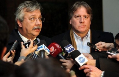 A partir del 5 de julio pasado, esta foto sustituy&oacute; a la tomada el 4 de enero de 2007 en la que aperc&iacute;an Astori y Rossi. De aquella imagen, uno dijo que se equivoc&oacute; y el otro que no. &iquest;Qu&eacute; pasar&aacute; con &eacute;sta...?