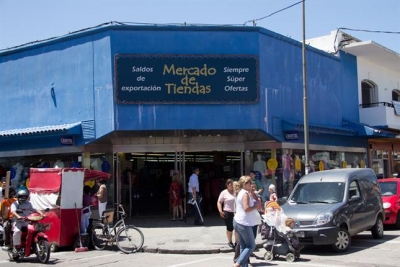 Los supermercados y ferias de Maldonado, invadidos de turistas que recurren a sus precios m&aacute;s econ&oacute;micos. Foto: LA NACION / Alejandro Di Ciocchis