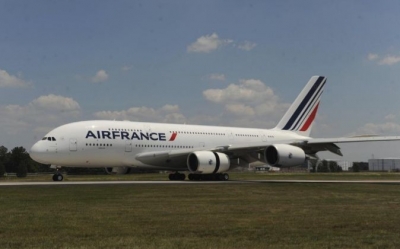 Aeropuertos de Par&iacute;s registran retrasos por intensa seguridad