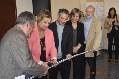 Corte de cinta tradicional: Giorgio Valenti, Vicepresidente de AUDAVI; Ministra Liliam Kechichian; Intendente interino de Montevideo Leonardo Goycochea; Directora de Turismo de Montevideo, Elizabeth Villalba y Presidente de la C&aacute;mara de Turismo Juan Mart&iacute;nez Escrich