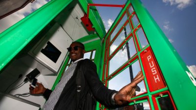 Las cl&aacute;sicas cabinas telef&oacute;nicas de Londres se adaptan a la era del celular