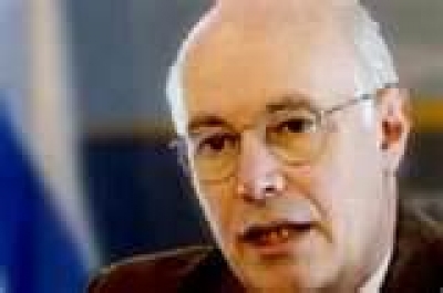 Senador Enrique Rubio. Fue quien "pate&oacute; el tablero Y diciendo que LM empaquet&oacute; al gobierno.