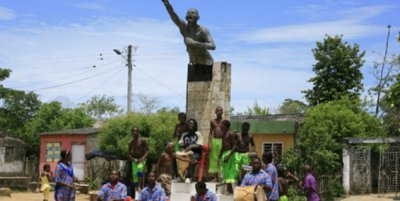 Palanqueros tocando m&uacute;sica tradicional de San Basilio de Palenque.