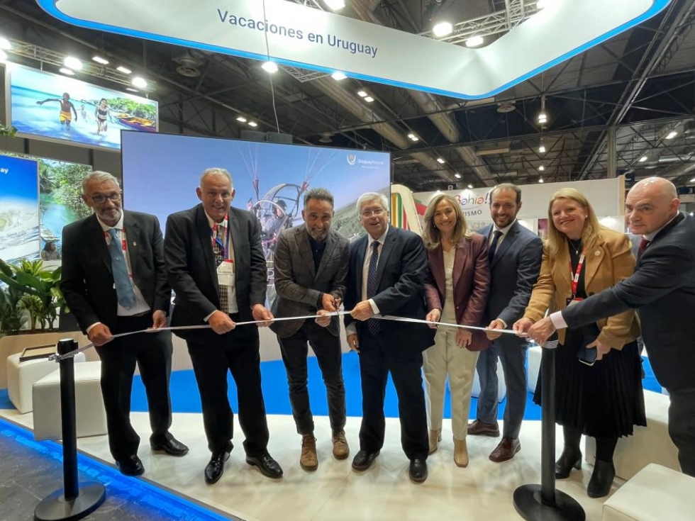 Uruguay inaugur&oacute; su pabell&oacute;n en FITUR y design&oacute; a Jorge Drexler embajador de la Marca Pa&iacute;s #PDAenFITUR2023