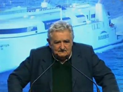 Jos&eacute; Mujica y Cristina Fern&aacute;ndez inauguraron catamar&aacute;n &ldquo;Francisco Papa&rdquo;