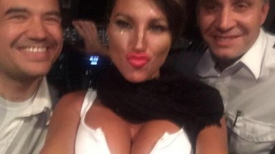 En este caso, en vez de una yunta de bueyes, tir&oacute; a una de pilotos