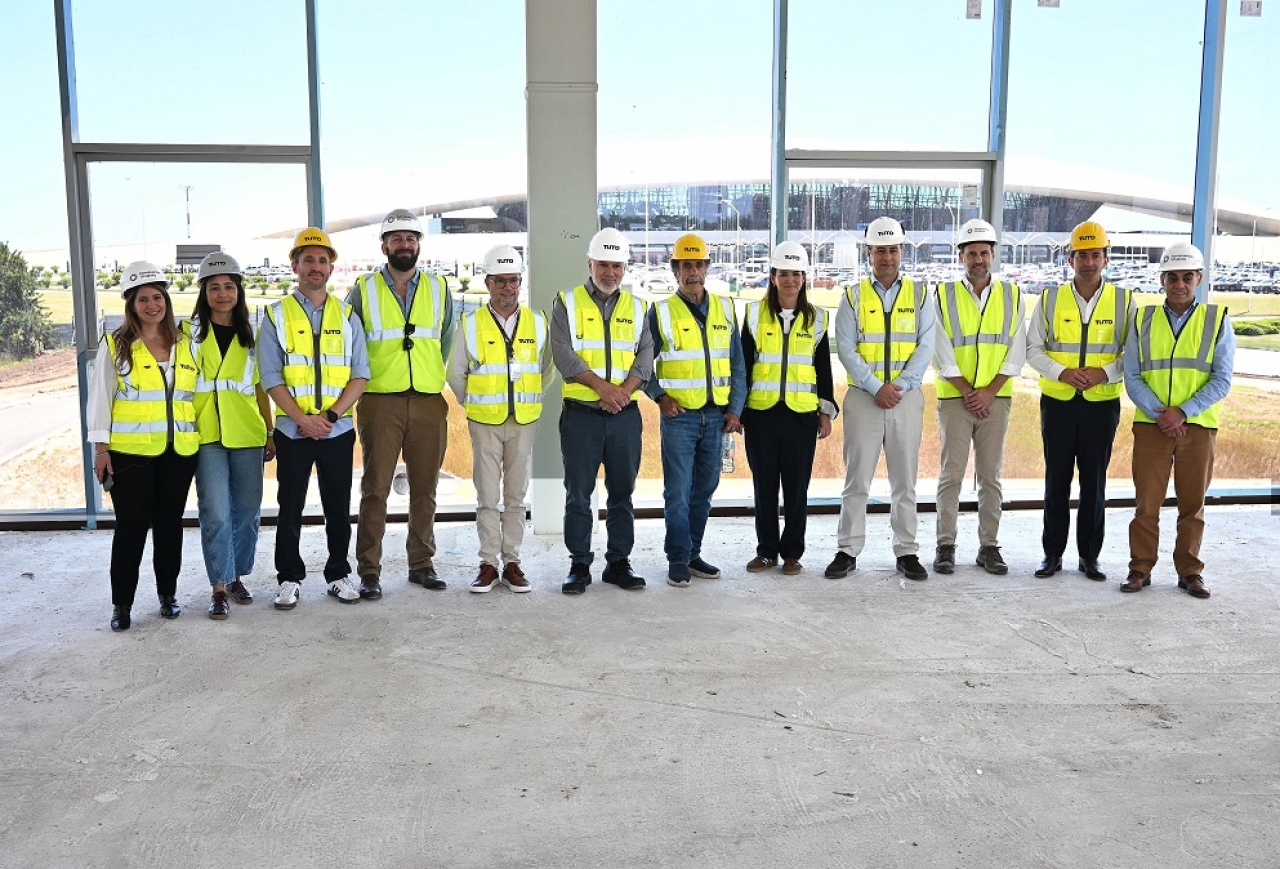 Comitiva visitando TUMO