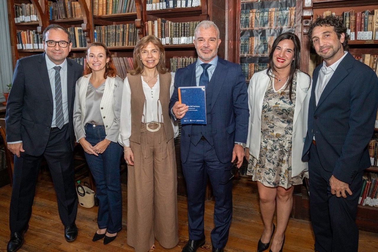“Derecho del Turismo. Desafíos y perspectivas hacia un turismo sostenible”