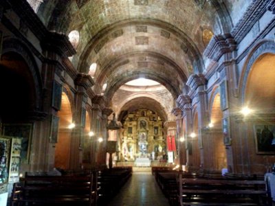 Iglesias jesuitas junto al lago Titicaca