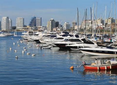 Punta del Este fue el destino m&aacute;s visitado en el primer trimestre de 2013: lllegaron 287.006 personas, lo que significa un 28% del total de visitantes que registra Uruguay en ese per&iacute;odo. Tambi&eacute;n fue el lugar en donde las estad&iacute;as fueron m&aacute;s prolongadas con 10,6 d&iacute;as de promedio y  adonde ingres&oacute; la mayor suma de dinero: U$S 478.097.533, importe que representa el 54% del total generado por turismo a Uruguay durante enero, febrero y marzo.