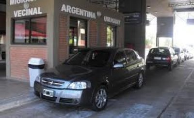 Uruguay y Argentina agilizar&aacute;n el pasaje de turistas por Fray Bentos, Paysand&uacute; y Salto