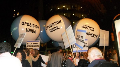 Florencia Sader en el cacelorazo: hay reportajes que no necesitan texto