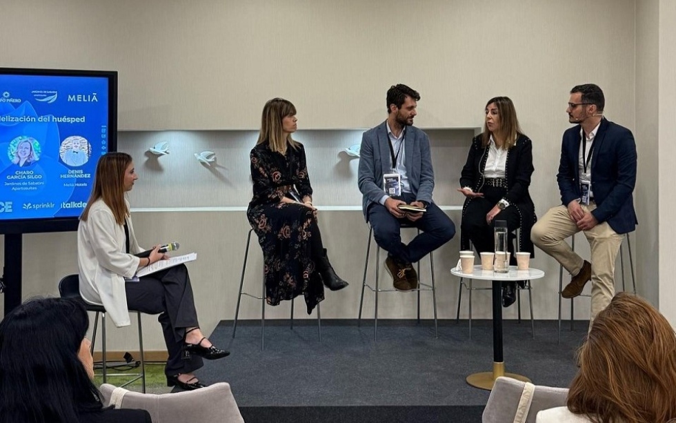 Sonia Faura (TecnoHotel); Beatriz Oficialdegui (Destinia); Jaime Colom (NICE); Charo García Silgo (Jardines de Sabatini Apartosuites); Denis Hernández (Meliá Hotels International).