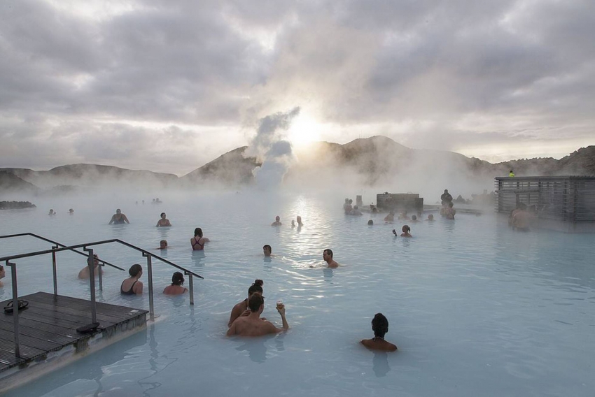 La Blue Lagoon de Islandia, uno de los lugares más visitados por los turistas bloomberg